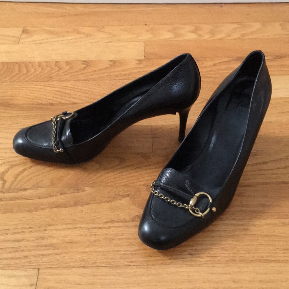 GUCCI black leather pump brass horse bit new heels